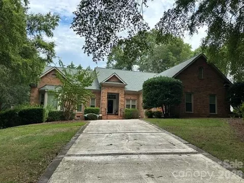 15614 Warm Springs Ct, Charlotte, NC 28278