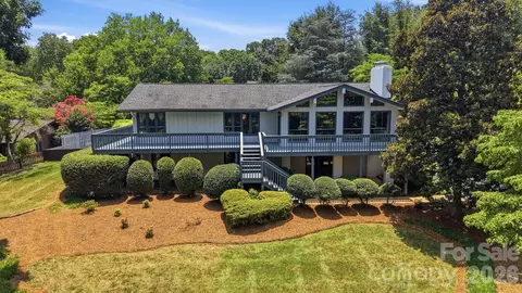 1507 Heatherloch Dr, Gastonia, NC 28054