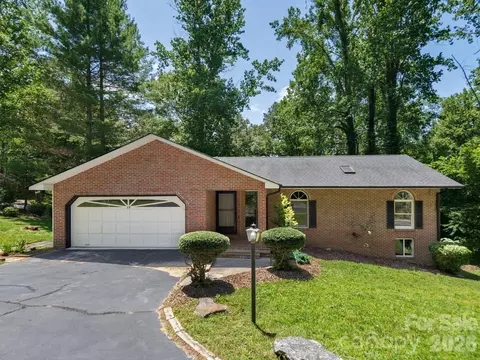 19 Loggers Run, Hendersonville, NC 28739