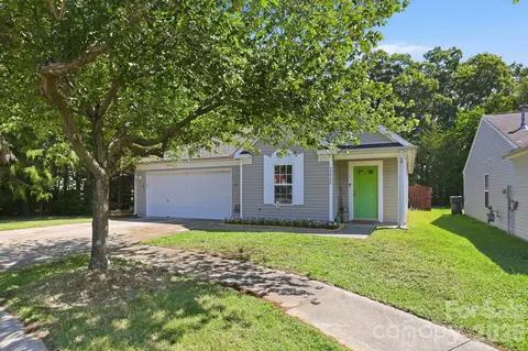 13113 Young Fawn Ct, Charlotte, NC 28278
