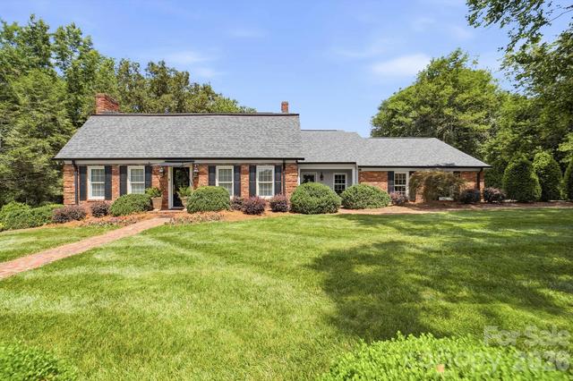 3115 Oakmont Rd, Statesville, NC 28625