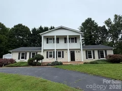 1376 Glenheath Dr, Hendersonville, NC 28791