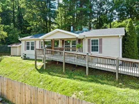 Exterior - 26 Cedar St, Canton, NC 28716 photo 3 of 9
