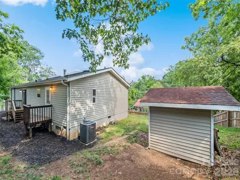Exterior - 26 Cedar St, Canton, NC 28716 photo 6 of 9