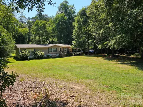 195 Hollywood St, Forest City, NC 28043