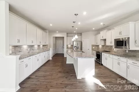 1620 Red Leaf Dr, Fort Mill, SC 29715