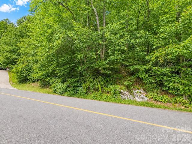 350 Mountain View Dr, Maggie Valley, NC 28751