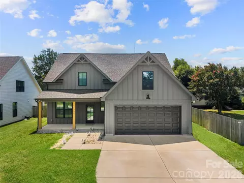 11352 Timber Ridge Rd, Charlotte, NC 28213