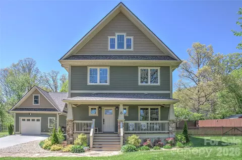 6 Hamlet St, Black Mountain, NC 28711