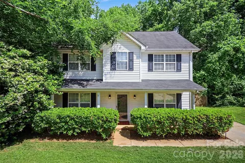 6323 Pine Hollow Dr, Charlotte, NC 28212