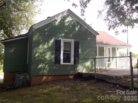 Exterior - 928 10th St, Lancaster, SC 29720 photo 3 of 3
