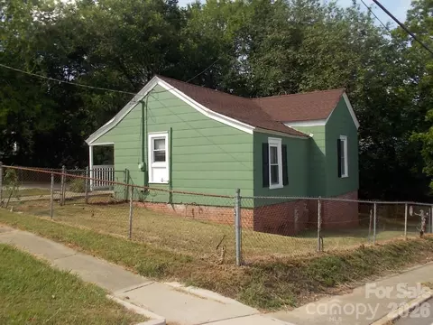 Exterior - 928 10th St, Lancaster, SC 29720 photo 2 of 3