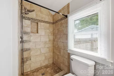 Bath - 117 Wiley Ave, Salisbury, NC 28144 photo 2 of 5