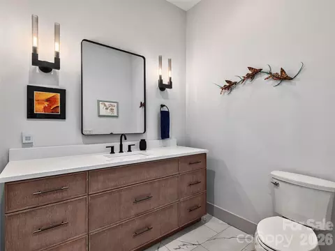 Bath - 696 Daniel Circle Dr, Mills River, NC 28759 photo 4 of 6