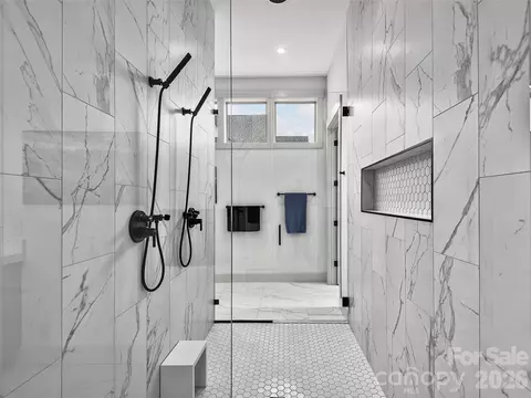Bath - 696 Daniel Circle Dr, Mills River, NC 28759 photo 3 of 6