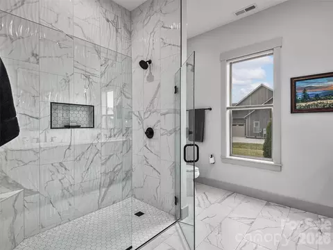 Bath - 696 Daniel Circle Dr, Mills River, NC 28759 photo 6 of 6