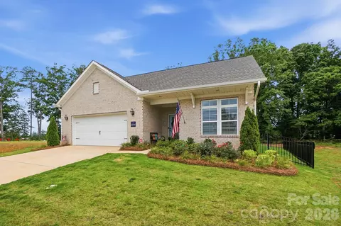 3006 Constitution Ln, Gastonia, NC 28056
