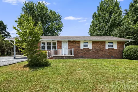 490 Ecusta Rd, Brevard, NC 28712 photo 2