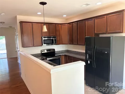 305 Sandy Spring Ln, Clover, SC 29710 photo 6