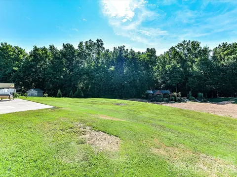Exterior - 5912 Sikes Mill Rd, Monroe, NC 28110 photo 7 of 9