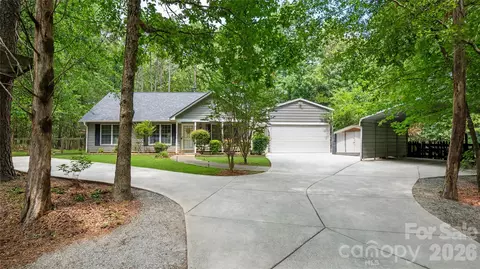 8003 Hope Ln, Waxhaw, NC 28173