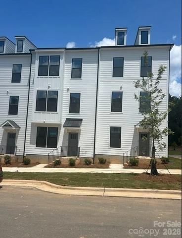 3011 Pointe Town Dr, Charlotte, NC 28208