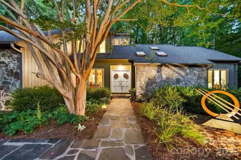 414 Stonecroft Se Dr SE, Lenoir, NC 28645