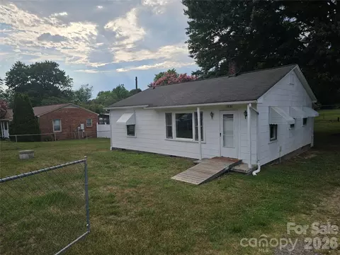 1515 16th Ne Ave NE, Hickory, NC 28601