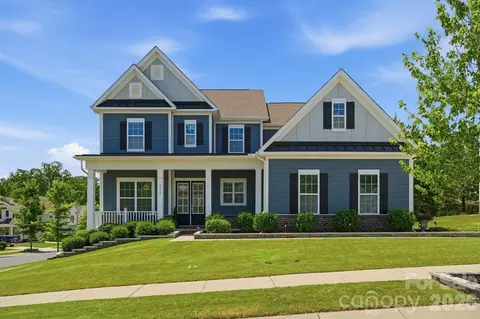 2498 Creekview Dr, Waxhaw, NC 28173
