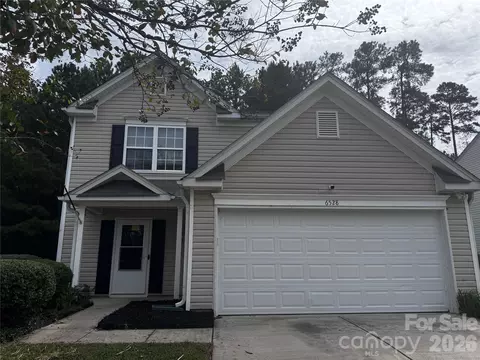 6528 Forest Cross Dr, Charlotte, NC 28216
