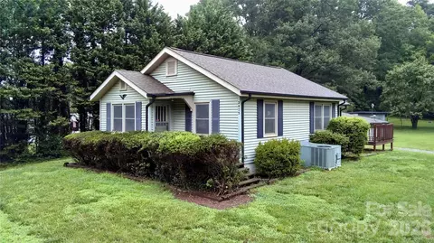 2475 Shelton Ave, Statesville, NC 28677