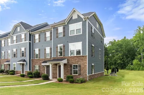 10620 Overlook Mountain Dr, Charlotte, NC 28216