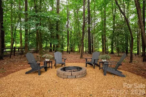 4034 Nicole Eileen Ln, Charlotte, NC 28216