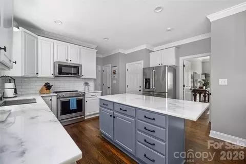 4034 Nicole Eileen Ln, Charlotte, NC 28216