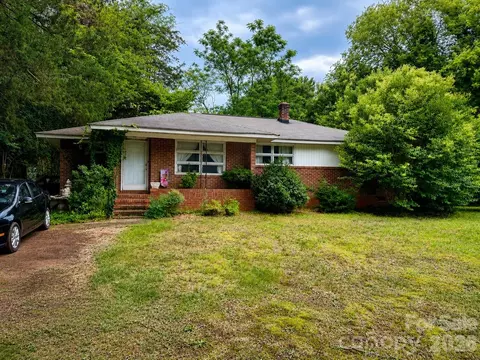 139 Southwold Dr, Charlotte, NC 28217