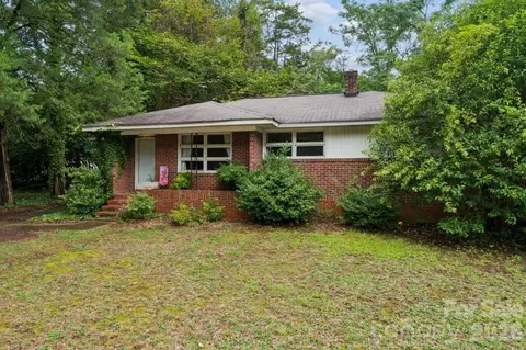 139 Southwold Dr, Charlotte, NC 28217