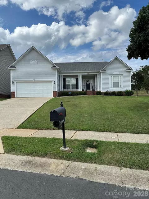 4022 Meadowview Hills Dr, Charlotte, NC 28269