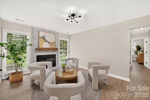 2000 Lawton Bluff Rd, Charlotte, NC 28226