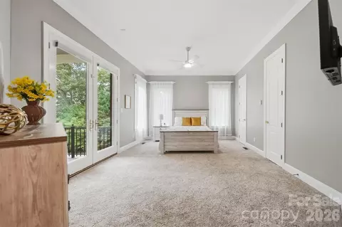 Bedroom - 3745 Pinecrest Ne Dr NE, Hickory, NC 28601 photo 2 of 5