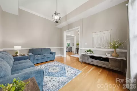 Living - 3745 Pinecrest Ne Dr NE, Hickory, NC 28601 photo 2 of 6