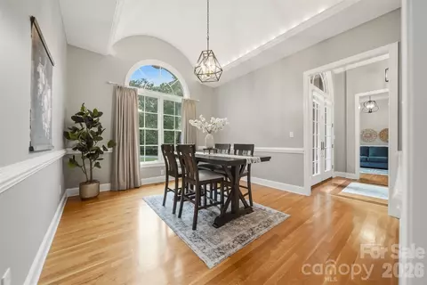 Dining - 3745 Pinecrest Ne Dr NE, Hickory, NC 28601 photo 2 of 3
