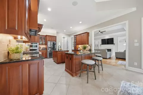 Kitchen - 3745 Pinecrest Ne Dr NE, Hickory, NC 28601 photo 5 of 6