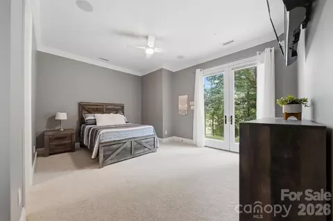 Bedroom - 3745 Pinecrest Ne Dr NE, Hickory, NC 28601 photo 4 of 5
