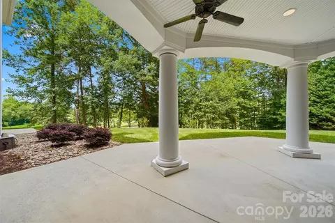 Exterior - 3745 Pinecrest Ne Dr NE, Hickory, NC 28601 photo 3 of 3
