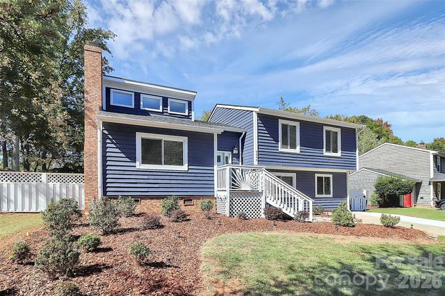 9546 Fairway Ridge Rd, Charlotte, NC 28277
