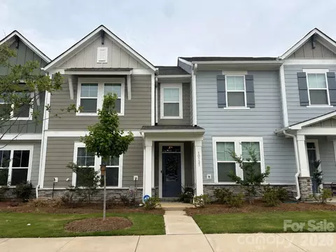 10121 Mamillion Dr, Huntersville, NC 28078