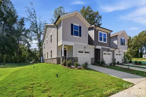 3201 Meadow Knoll Dr, Charlotte, NC 28269