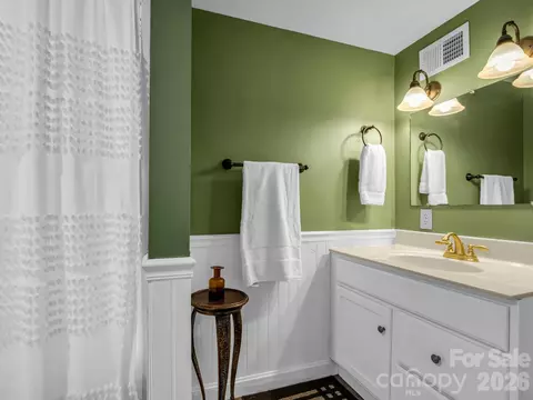 Bath - 382 First Broad Dr, Bostic, NC 28018 photo 4 of 5