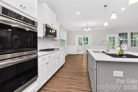Kitchen - 3130 Windhaven Ln, Tega Cay, SC 29708 photo 2 of 4