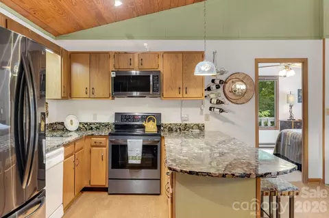 Kitchen - 38 Bee Tree Ln, Mars Hill, NC 28754 photo 1 of 2